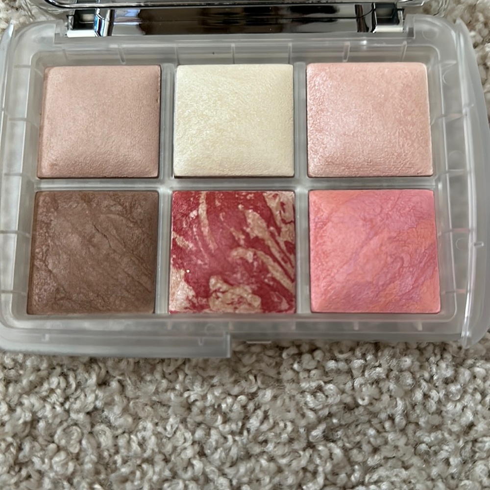 Hourglass Ambient lighting edit: Ghost